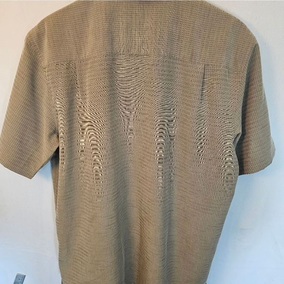 Quicksilver Waterman Collection Short Sleeve Button Shirt Size Medium Green EUC - Picture 6 of 7